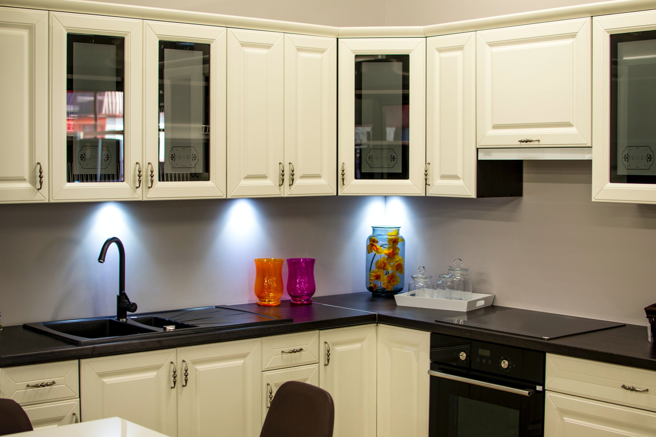 Pros and Cons of Making Cabinets vs. Buying Them